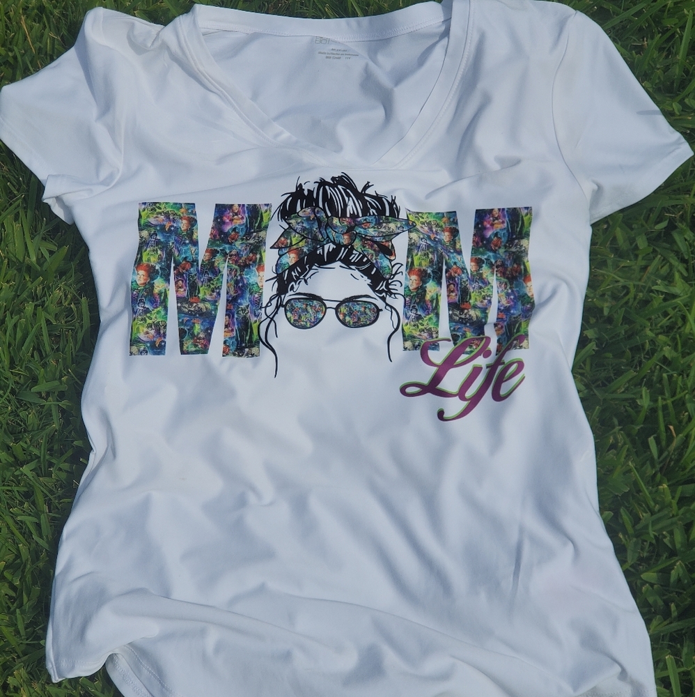 Hocus Pocus Mom Life Women's Tshirt